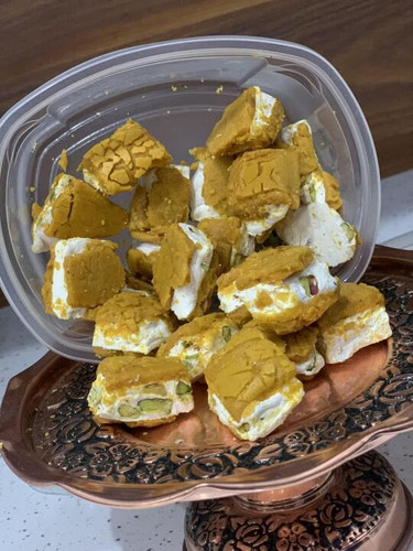 سوهان گزی خرده پسته دار برند معروف قم